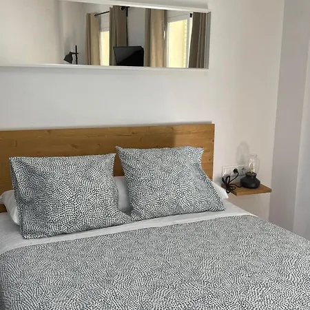 Apartment Carreteria 5 *